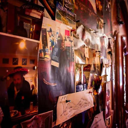 Todd Tavern Hostel Алис Спрингс Екстериор снимка
