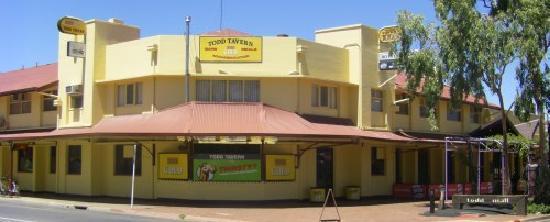 Todd Tavern Hostel Алис Спрингс Екстериор снимка