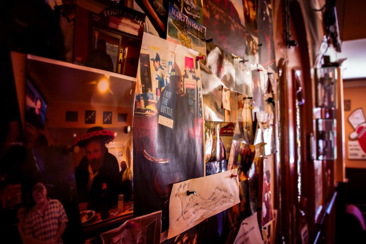 Todd Tavern Hostel Алис Спрингс Екстериор снимка